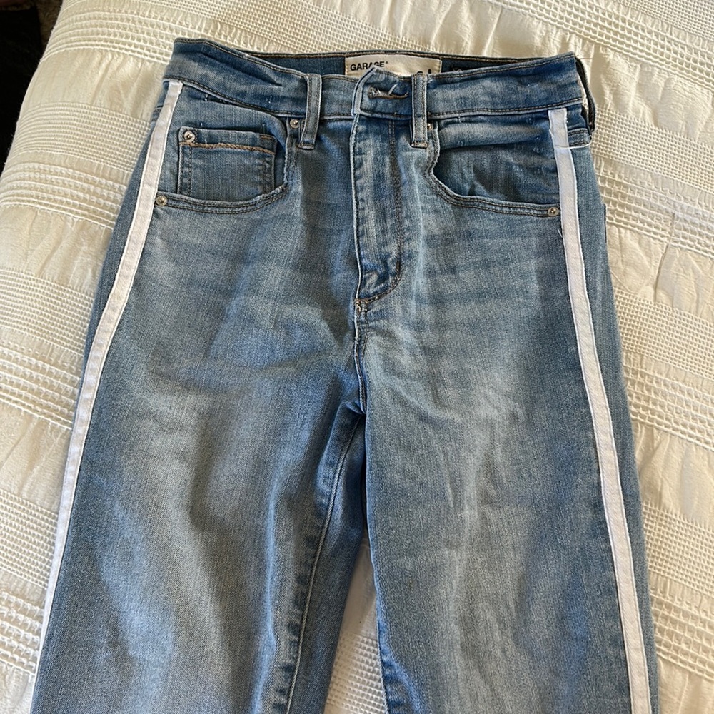 Skinny Jeans with white line
